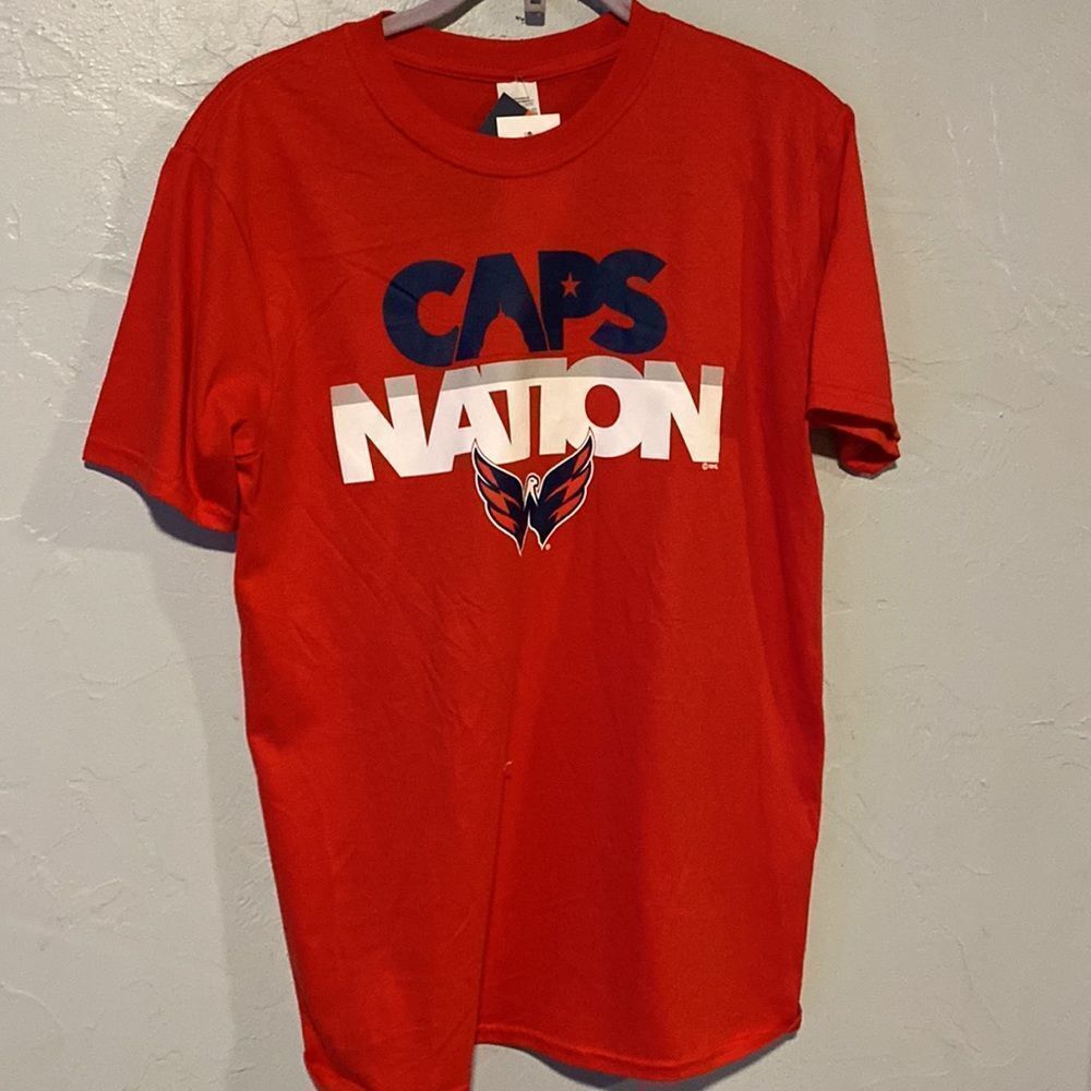 Washington Capitals Fanatics Branded Hometown Graphic T-Shirt - Red - Mens NWT